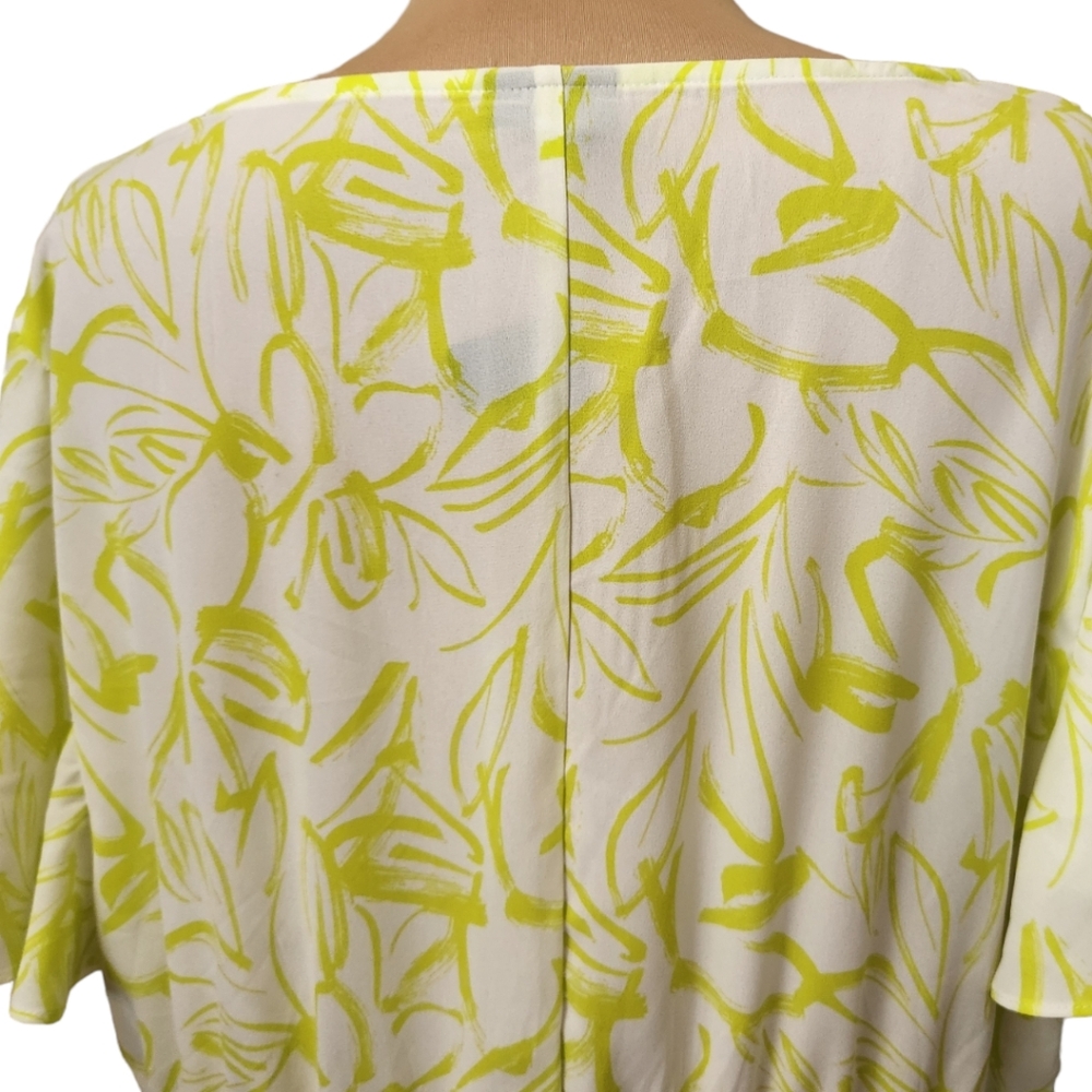 TORRID Georgette Twist Surplice Flutter Sleeve Blouse - Size 2X - Picture 7 of 10